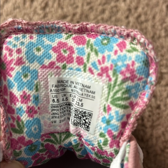 Converse Pink Canvas Low-Top Sneakers with Floral Heel Tab size 6.5 - Picture 4 of 4